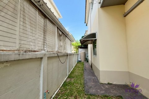 Casa de 3 dormitorios en Saraphi, Tailandia № 125764 - foto 13