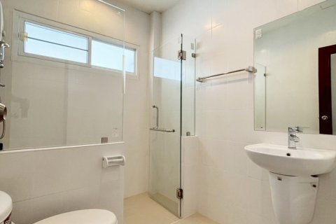 Casa de 3 dormitorios en Saraphi, Tailandia № 125764 - foto 12