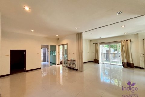 Casa de 3 dormitorios en Saraphi, Tailandia № 125764 - foto 4