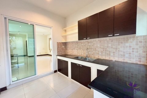 Casa de 3 dormitorios en Saraphi, Tailandia № 125764 - foto 7