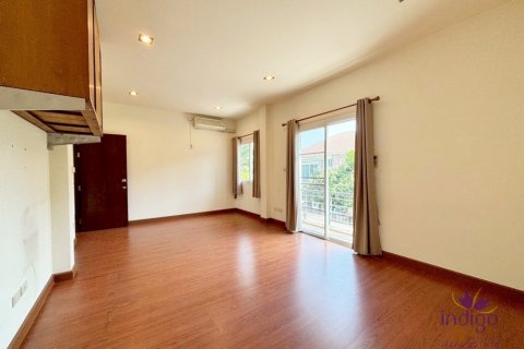 Casa de 3 dormitorios en Saraphi, Tailandia № 125764 - foto 6