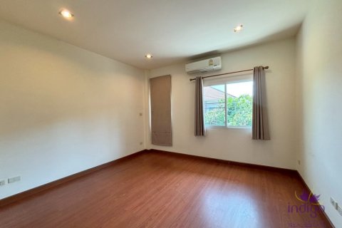 Casa de 3 dormitorios en Saraphi, Tailandia № 125764 - foto 8