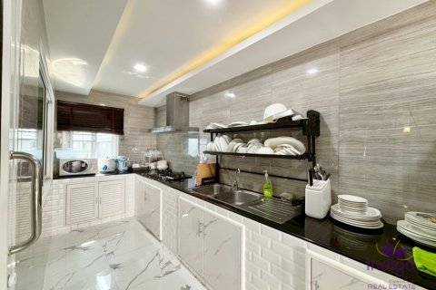 Haus in Saraphi, Thailand 6 Schlafzimmer № 125766 - Foto 7