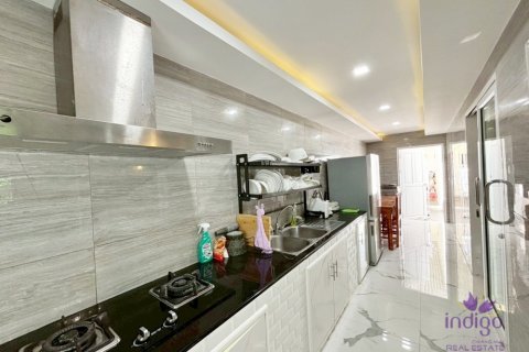 Haus in Saraphi, Thailand 6 Schlafzimmer № 125766 - Foto 8