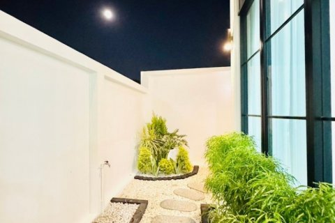Casa de 3 dormitorios en Pattaya, Tailandia № 125761 - foto 4