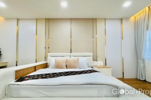 Casa de 3 dormitorios en Pattaya, Tailandia № 125761 - foto 14