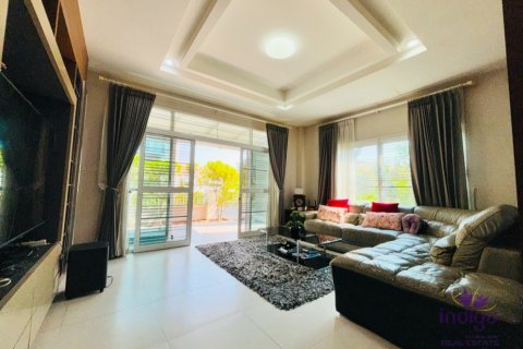 Casa de 6 dormitorios en San Kamphaeng, Tailandia № 125767 - foto 12