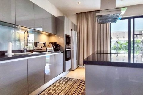 Casa de 4 dormitorios en Pattaya, Tailandia № 125951 - foto 7