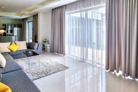 Casa de 4 dormitorios en Pattaya, Tailandia № 125951 - foto 4