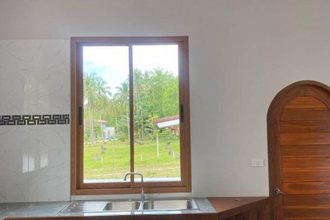 Chalet de 3 dormitorios en Surat Thani, Tailandia № 125945 - foto 7