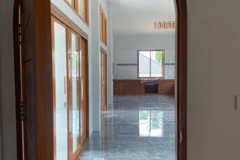 Chalet de 3 dormitorios en Surat Thani, Tailandia № 125945 - foto 6