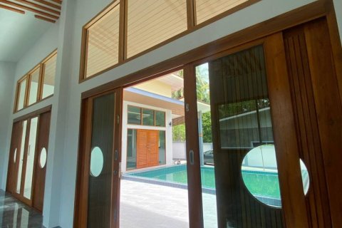 Chalet de 3 dormitorios en Surat Thani, Tailandia № 125945 - foto 4