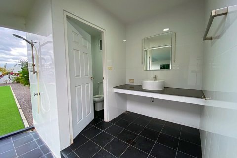Casa de 3 dormitorios en Hua Hin, Tailandia № 125454 - foto 10