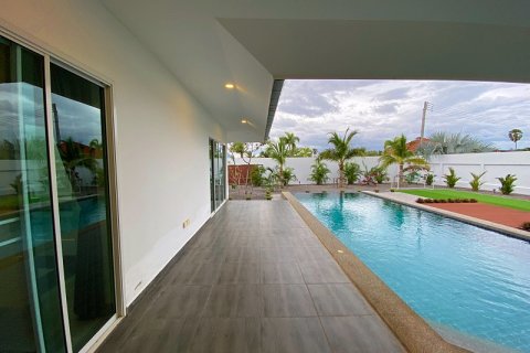 Casa de 3 dormitorios en Hua Hin, Tailandia № 125454 - foto 13