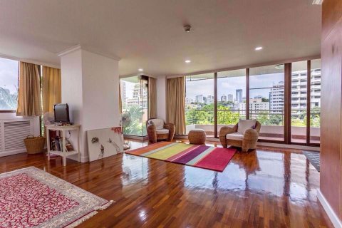 Dúplex de 3 dormitorios en Watthana, Bangkok, Tailandia № 76561 - foto 17