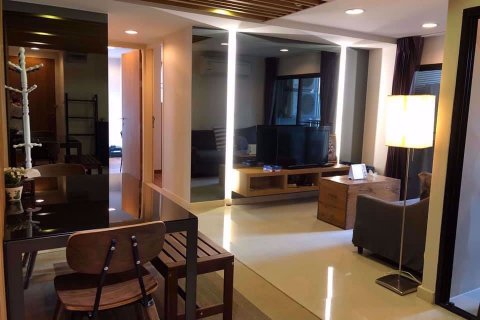 Condominio de 2 dormitorios en Khlong Toei, Bangkok, Tailandia № 76681 - foto 2