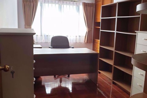 Condo à Watthana, Bangkok, Thaïlande, 3 chambres № 76684 - photo 8