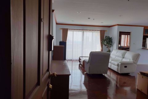 Condo à Watthana, Bangkok, Thaïlande, 3 chambres № 76684 - photo 2