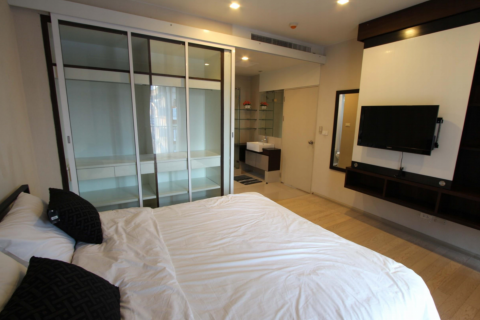 Condominio de 2 dormitorios en Watthana, Bangkok, Tailandia № 76682 - foto 4