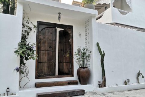 Casa de 7 dormitorios en Bangkok, Tailandia № 81128 - foto 6