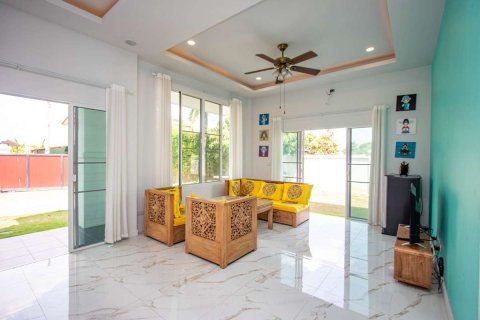 Casa de 5 dormitorios en Chiang Mai, Tailandia № 126299 - foto 8