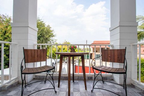 Casa de 5 dormitorios en Chiang Mai, Tailandia № 126299 - foto 28