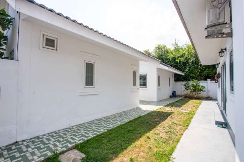 Casa de 5 dormitorios en Chiang Mai, Tailandia № 126299 - foto 11