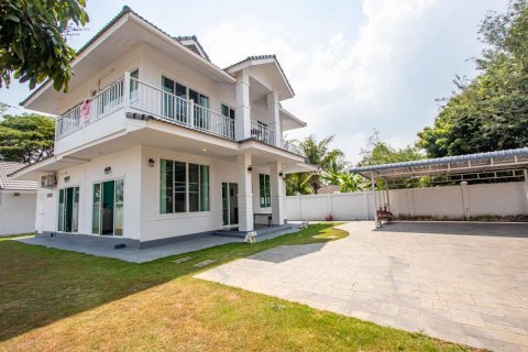 Casa de 5 dormitorios en Chiang Mai, Tailandia № 126299 - foto 13