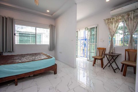 Casa de 5 dormitorios en Chiang Mai, Tailandia № 126299 - foto 15