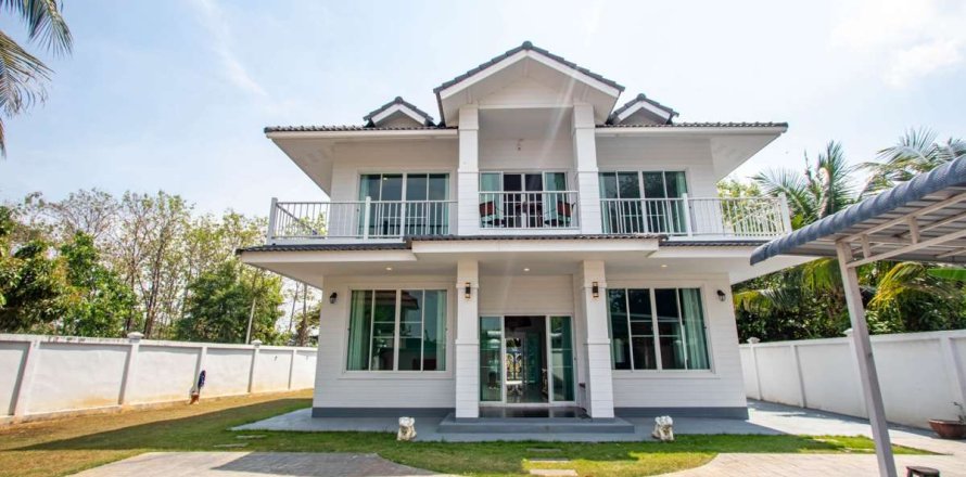 Casa de 5 dormitorios en Chiang Mai, Tailandia № 126299