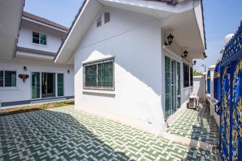 Casa de 5 dormitorios en Chiang Mai, Tailandia № 126299 - foto 2