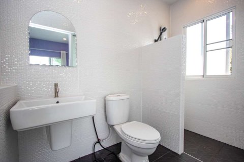 Casa de 5 dormitorios en Chiang Mai, Tailandia № 126299 - foto 18