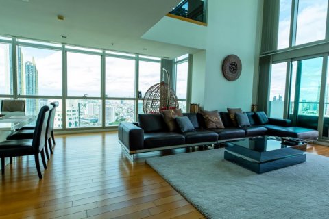 Condominio de 3 dormitorios en Khlong San, Bangkok, Tailandia № 123732 - foto 4