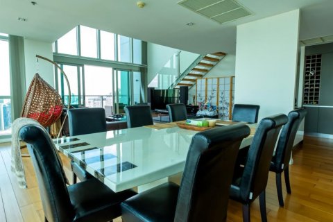 Condominio de 3 dormitorios en Khlong San, Bangkok, Tailandia № 123732 - foto 3
