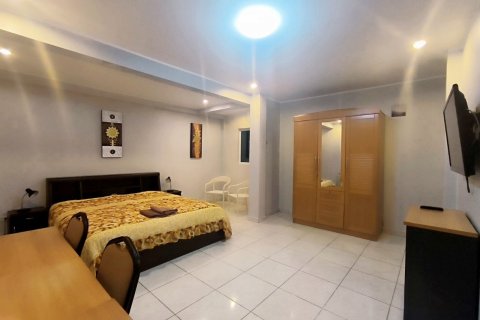 Casa de 4 dormitorios en Pattaya, Tailandia № 82991 - foto 14