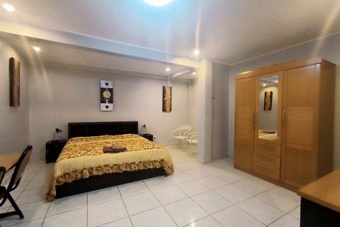 Casa de 4 dormitorios en Pattaya, Tailandia № 82991 - foto 13