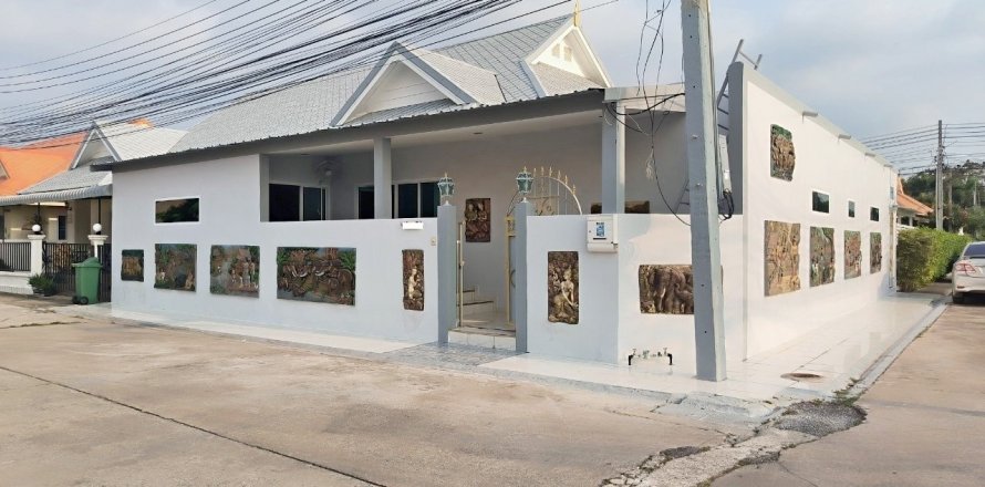 Casa de 4 dormitorios en Pattaya, Tailandia № 82991