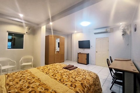Casa de 4 dormitorios en Pattaya, Tailandia № 82991 - foto 15