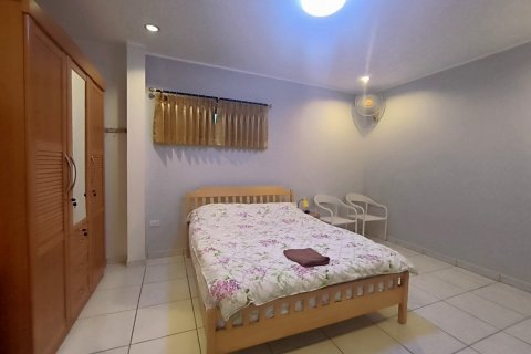 Casa de 4 dormitorios en Pattaya, Tailandia № 82991 - foto 26