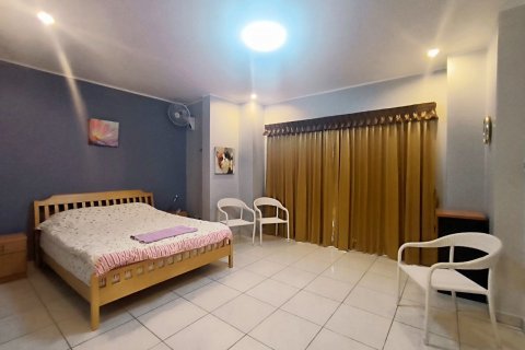 Casa de 4 dormitorios en Pattaya, Tailandia № 82991 - foto 20