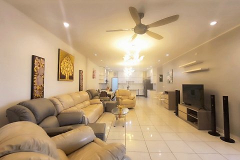 Casa de 4 dormitorios en Pattaya, Tailandia № 82991 - foto 4