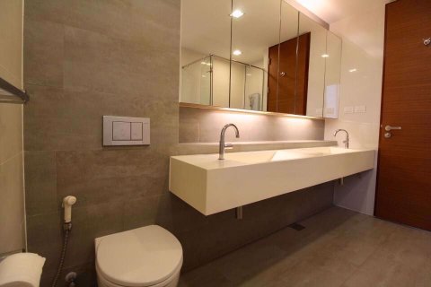 Condominio de 3 dormitorios en Khlong Toei, Bangkok, Tailandia № 76162 - foto 18