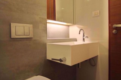 Condominio de 3 dormitorios en Khlong Toei, Bangkok, Tailandia № 76162 - foto 27