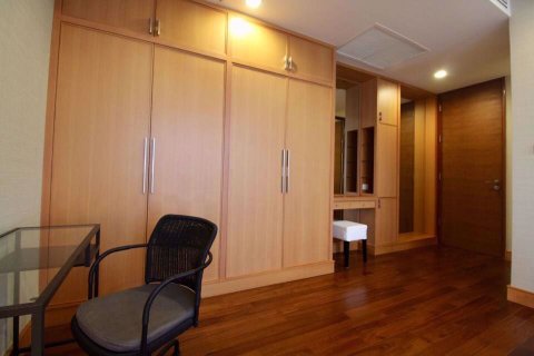 Condominio de 3 dormitorios en Khlong Toei, Bangkok, Tailandia № 76162 - foto 13