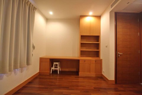 Condominio de 3 dormitorios en Khlong Toei, Bangkok, Tailandia № 76162 - foto 30