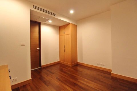 Condominio de 3 dormitorios en Khlong Toei, Bangkok, Tailandia № 76162 - foto 28