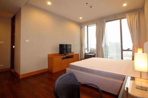Condominio de 3 dormitorios en Khlong Toei, Bangkok, Tailandia № 76162 - foto 10