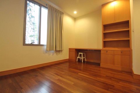 Condominio de 3 dormitorios en Khlong Toei, Bangkok, Tailandia № 76162 - foto 29