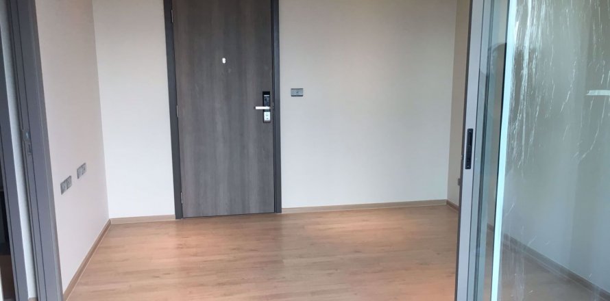 Condominio de 1 dormitorio en Thonburi, Bangkok, Tailandia № 76164