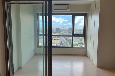 Condominio de 1 dormitorio en Thonburi, Bangkok, Tailandia № 76164 - foto 2